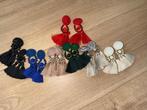 Différentes boucles d’oreilles, Handtassen en Accessoires, Oorbellen, Overige materialen, Hangers, Overige kleuren, Ophalen of Verzenden