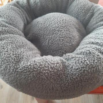 Nieuw honden/ kattenmandje ( vorm.donut), Enlèvement ou Envoi, Neuf, Polyester