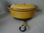 Ovenschaal vintage ovenschaal met deksel en onderzetter 1970, Huis en Inrichting, Ophalen of Verzenden, Overige stijlen, Aardewerk
