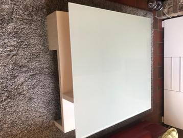 Table salon beschikbaar voor biedingen