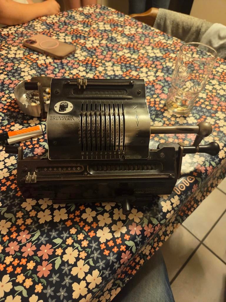 Ancienne calculatrice, Enlèvement