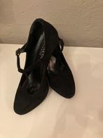 Zwarte daim lederen pumps in nieuwstaat, Kleding | Dames, Ophalen of Verzenden, Zo goed als nieuw, Pumps