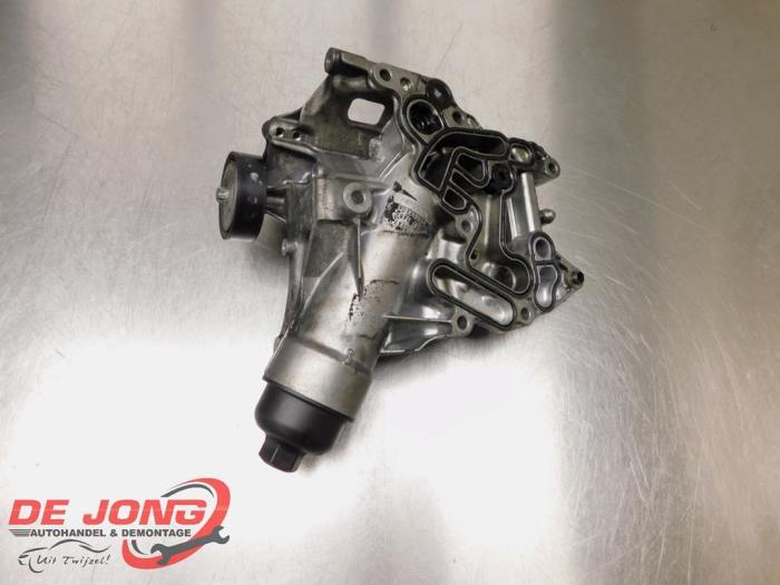 Oliefilterhuis van een Mercedes E-Klasse, Gebruikt, -, Ophalen of Verzenden, -