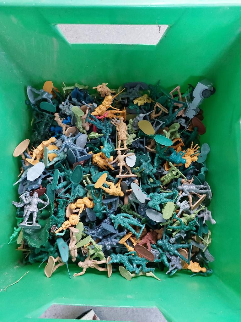Grote partij plastic soldaatjes & ridders – Vintage mix, Verzamelen, Ophalen, Gebruikt