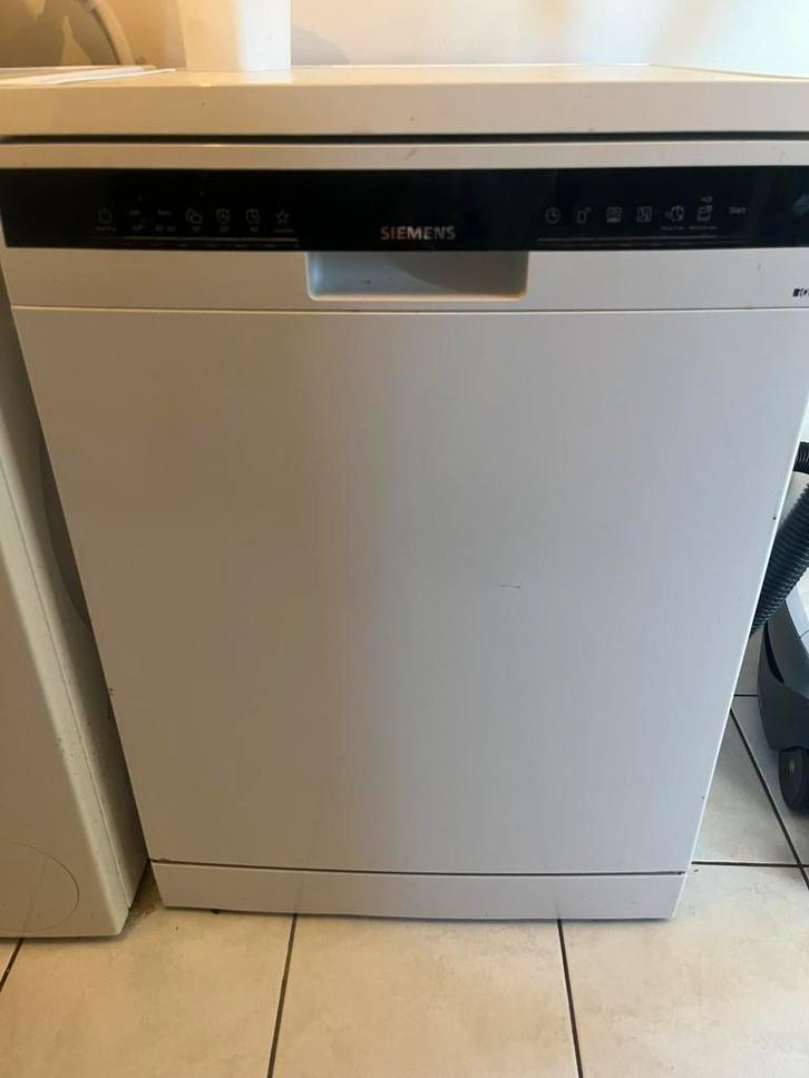 Siemens vaatwas met bestek lade., Elektronische apparatuur, Vaatwasmachines, Zo goed als nieuw, Ophalen