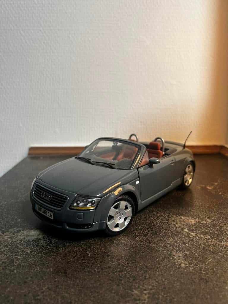 Audi TT Roadster 1/18, Hobby en Vrije tijd, Modelauto's | 1:18, Ophalen, Zo goed als nieuw