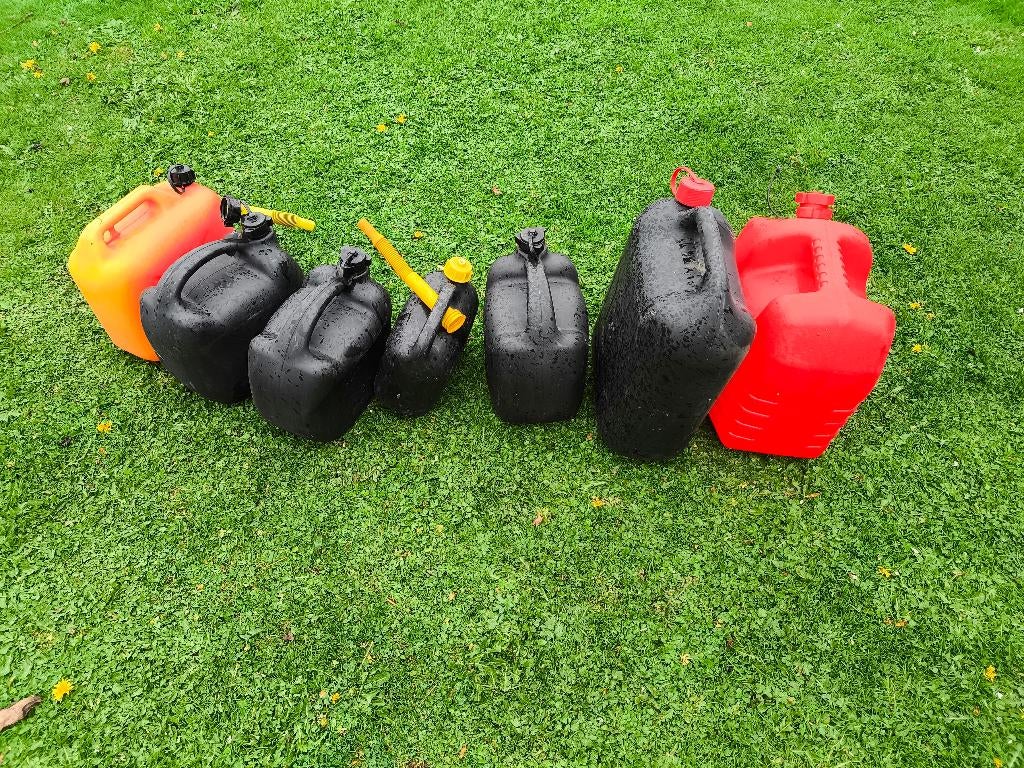 7 Jerrycans, Ophalen, Gebruikt