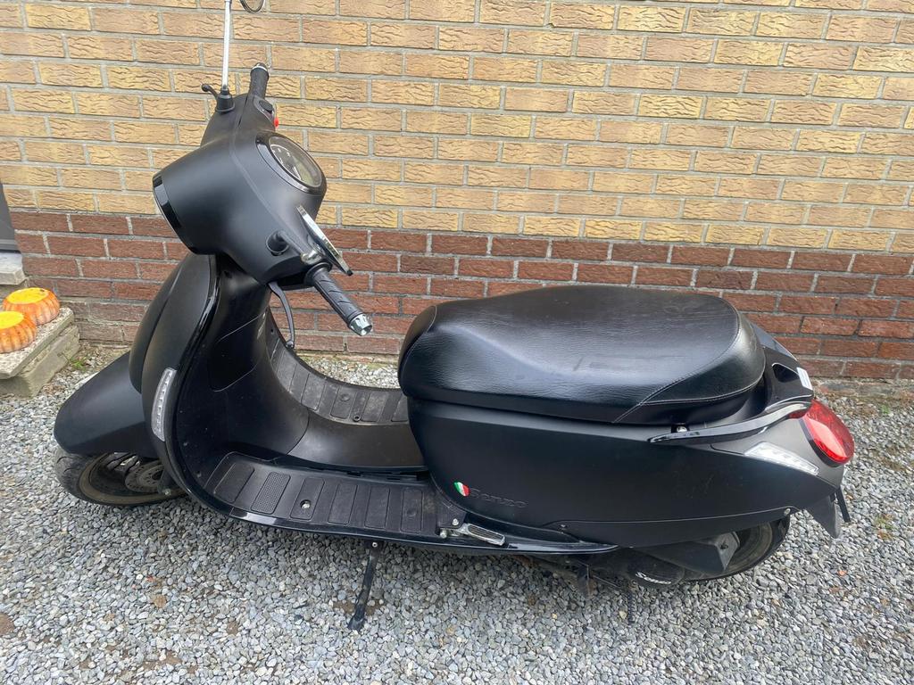Zeer mooie brommer te koop., Fietsen en Brommers, Brommers | Overige merken, Ophalen, Nieuw, Klasse B (45 km/u), 50 cc