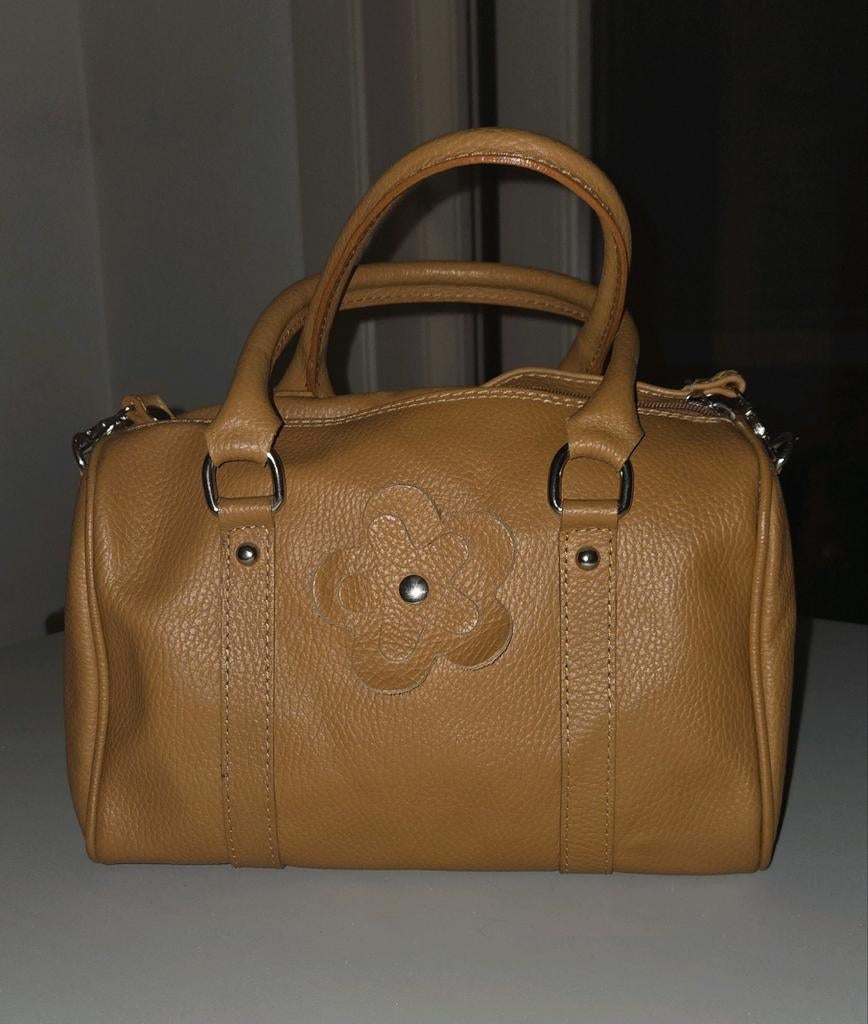 Camel kleurige Lederen handtas, Bijoux, Sacs & Beauté, Sacs | Sacs de voyage & Petits Sacs de voyage, Enlèvement ou Envoi