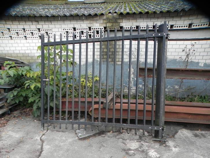 poort draai met paal Heras, Jardin & Terrasse, Clôtures de jardin, Utilisé, Clôture barrée, Fer, Avec portail, Enlèvement