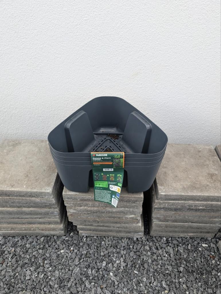 Stapelbare plantenbakken, Ophalen