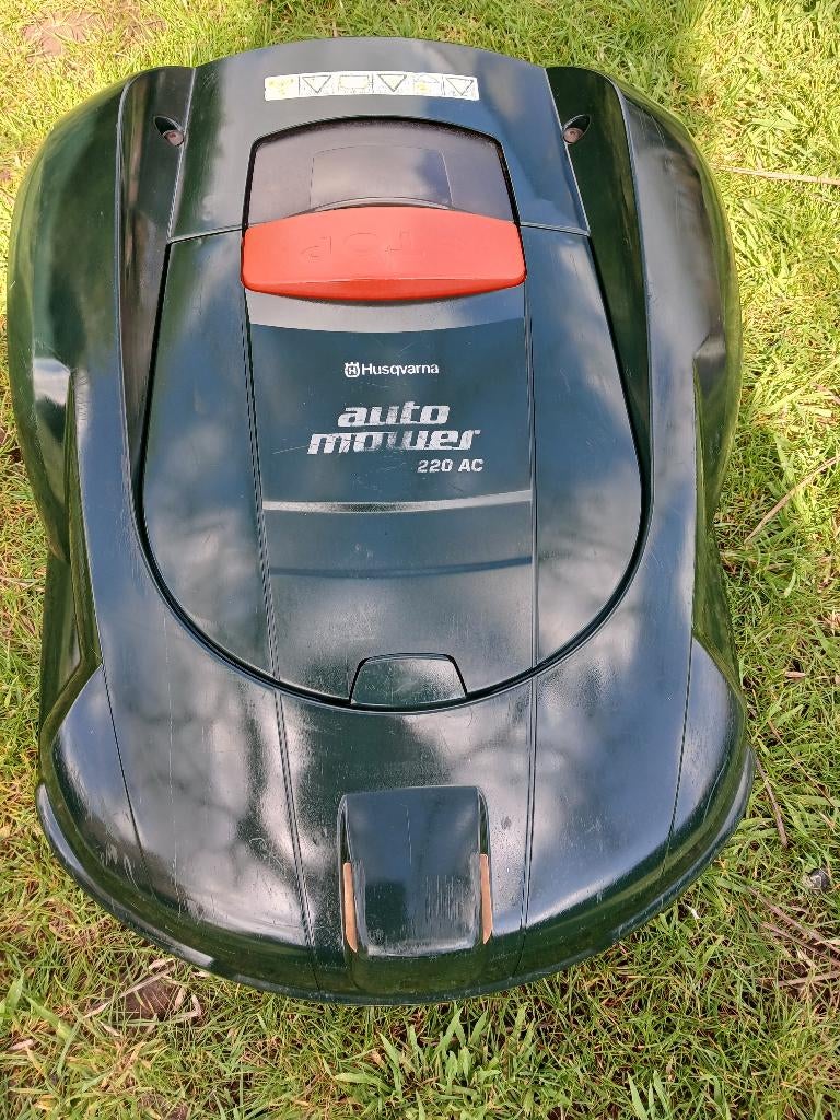 Tondeuse robot Husqvarna, Jardin & Terrasse, Enlèvement, Utilisé, 20 à 25 cm, Husqvarna