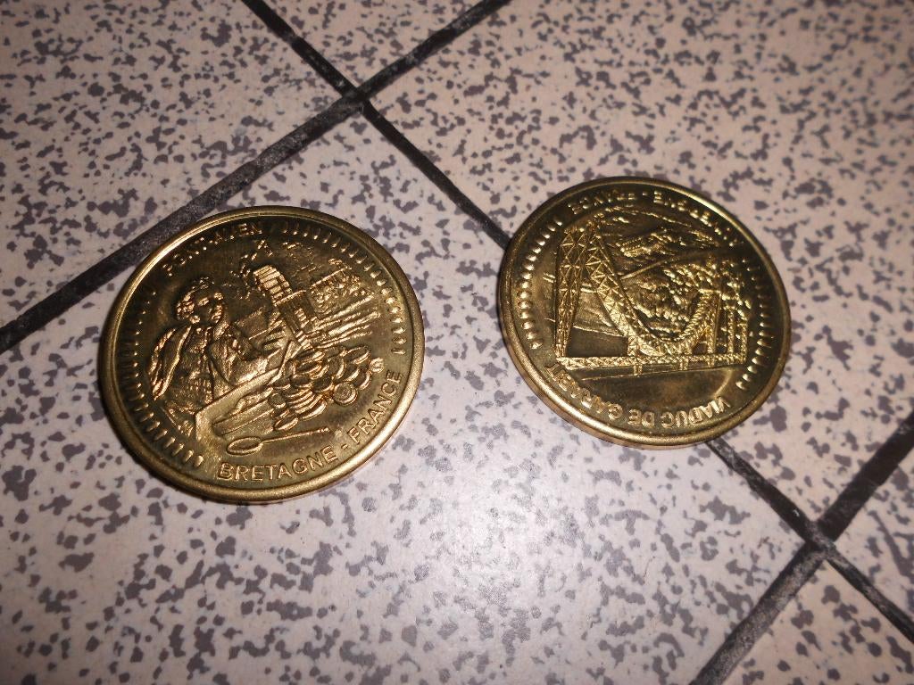 set van 2 SOUVENIR-medailles „Pont Aven et Garabit”, Ophalen of Verzenden