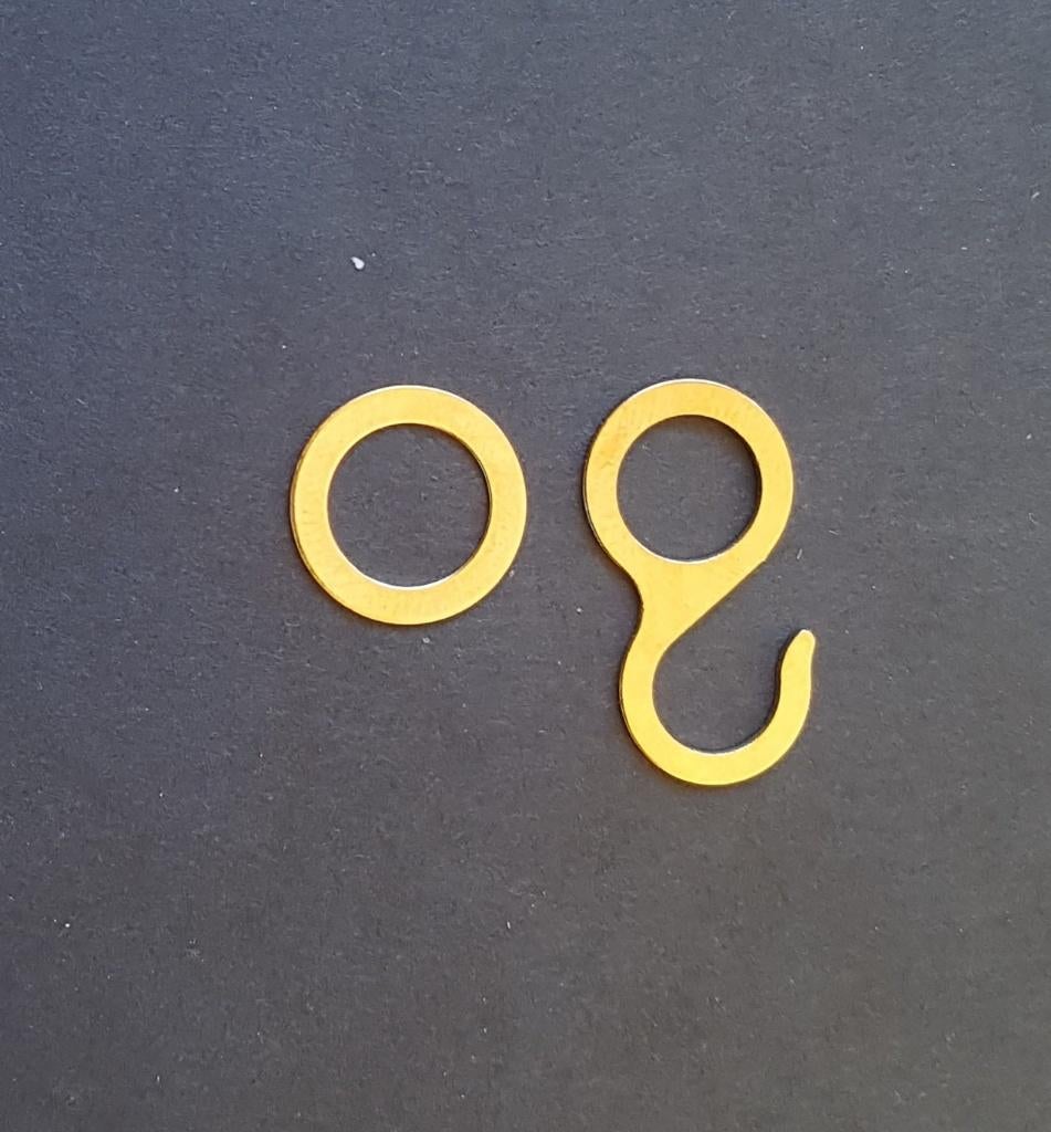 Koekoekskook: ketting, haak en ring, Verzenden