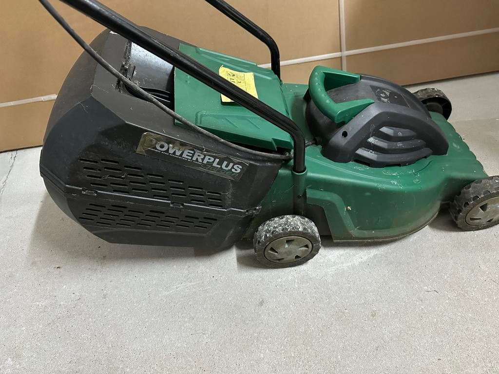 Grasmachine grasmaaiers, Tuin en Terras, Ophalen, Zo goed als nieuw, Elektrische grasmaaier