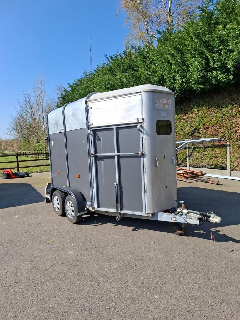 Ifor williams met voorlader, Animaux & Accessoires, Chevaux & Poneys | Semi-remorques & Remorques, Enlèvement