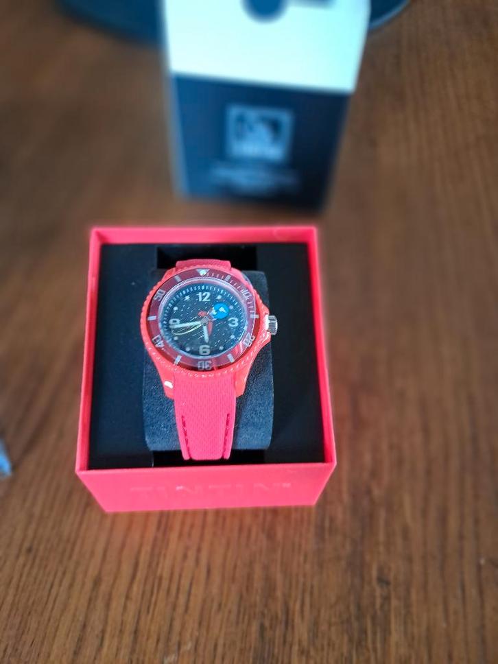 Montres Tintin, Handtassen en Accessoires, Horloges | Heren, Nieuw, Polshorloge, Kunststof, Ophalen