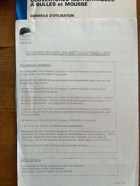 twee isolerende dekzeilen, blauw bubbelplastic, rond, 366cm, Ophalen, Gebruikt, Afdekzeil