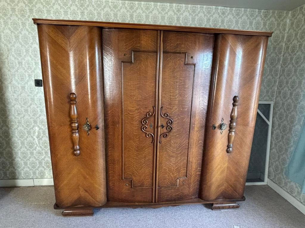 Mooie uitgewerkte antieke kast, Antiek en Kunst, Antiek | Meubels | Stoelen en Sofa's, Ophalen