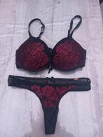 Set zwart /rood Noir, Noir, Ophalen of Verzenden, Overige kleuren, Setje