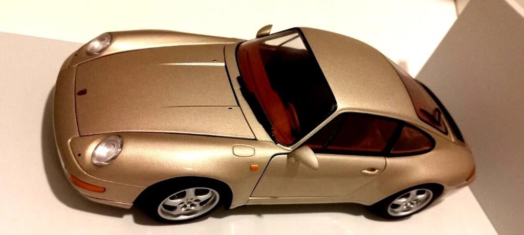 1/18 Porsche 911 993 3.6 coupé Gold 1998 Ut models, Enlèvement ou Envoi, Comme neuf, Voiture, UT Models