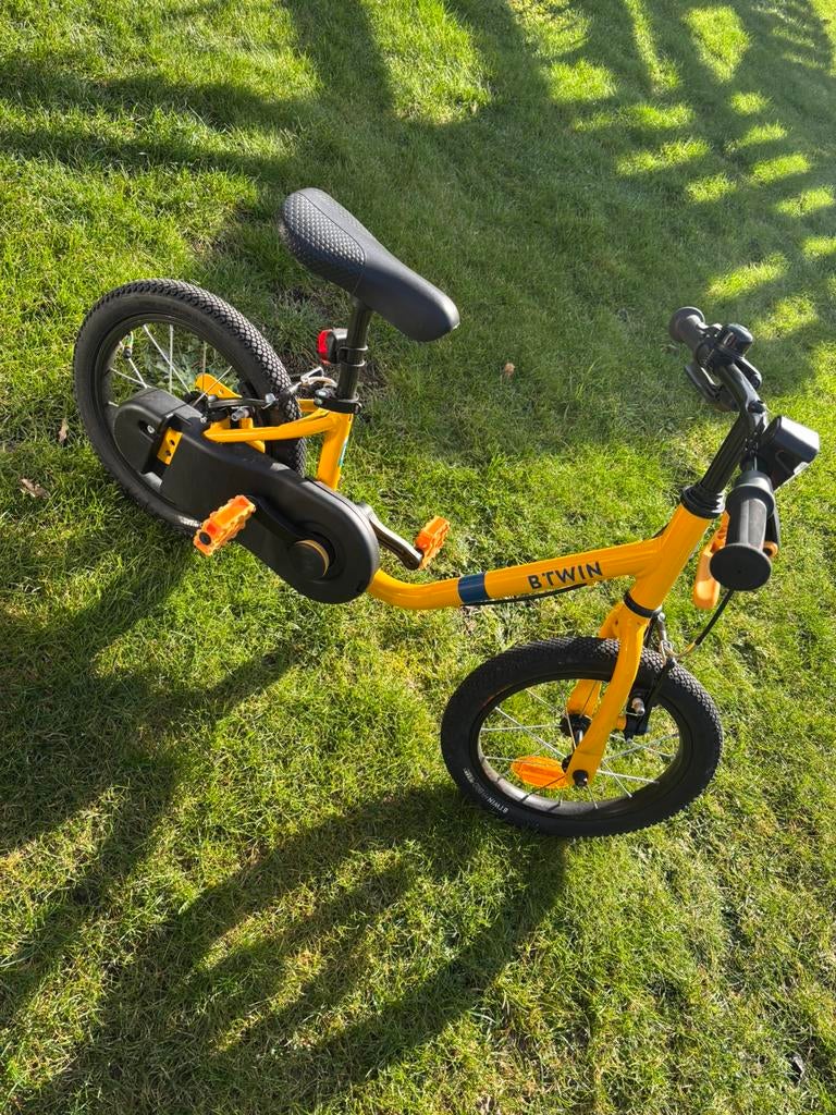 Kinderfiets BTWIN - 14inch, Fietsen en Brommers, Ophalen, Zo goed als nieuw