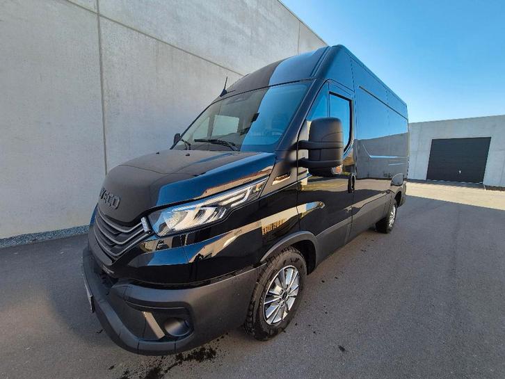 Iveco Daily 3.0L – 210 pk  - bouwjaar 2025, Autos, Camionnettes & Utilitaires, Entreprise, ABS, Caméra de recul, Phares directionnels