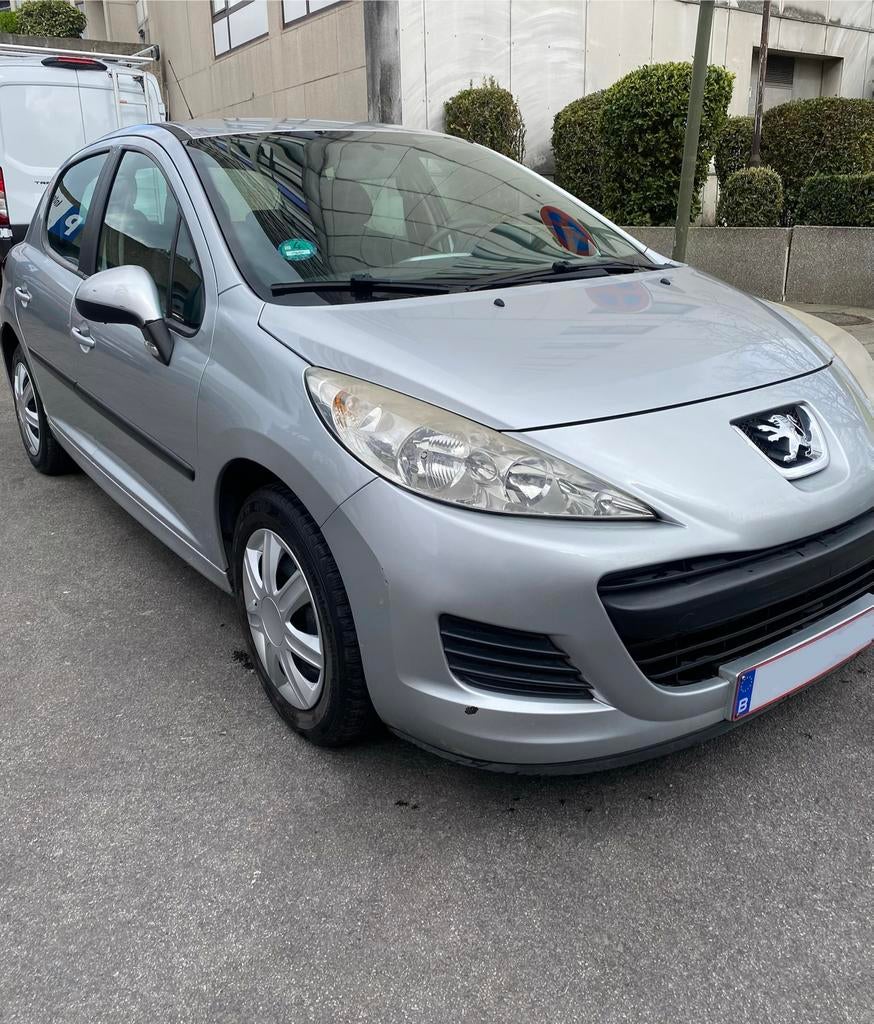 Peugeot 207, 1.4L KFT, Argent ou Gris, Achat, Boîte manuelle, Noir