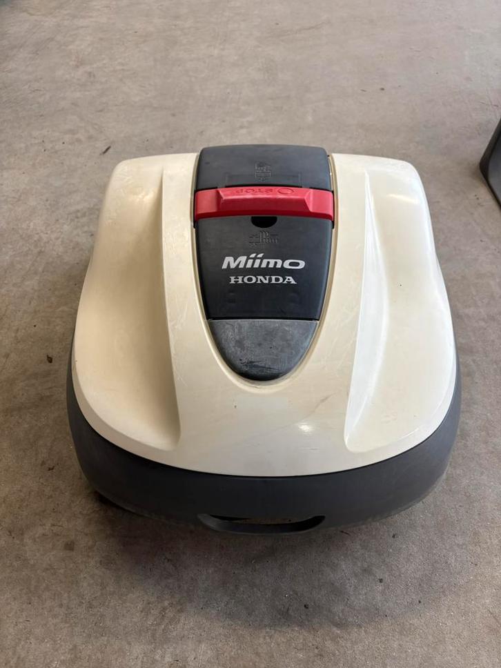 Robotmaaier honda miimo 310 + laadstation, Jardin & Terrasse, Tondeuses robotisées, Utilisé, 20 à 25 cm, Enlèvement