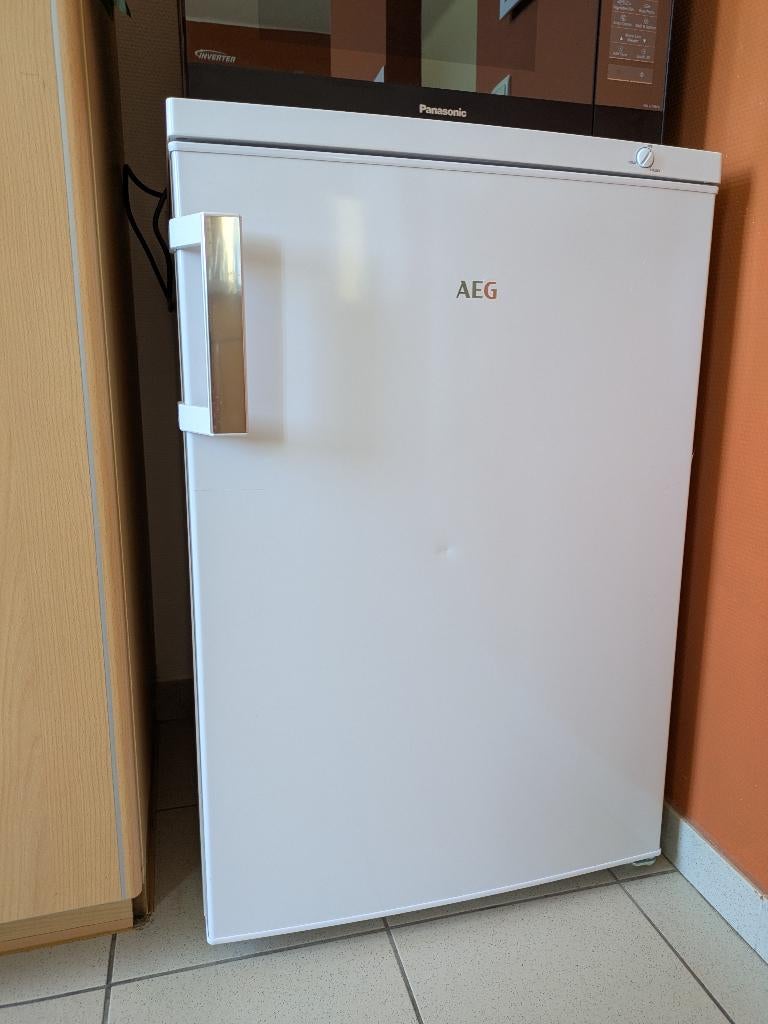 Congelateur de table AEG (ATB48E1AW) 85L, Electroménager, Congélateurs, Utilisé, Autoportant, Congélateur, Congélateur, Moins de 85 cm