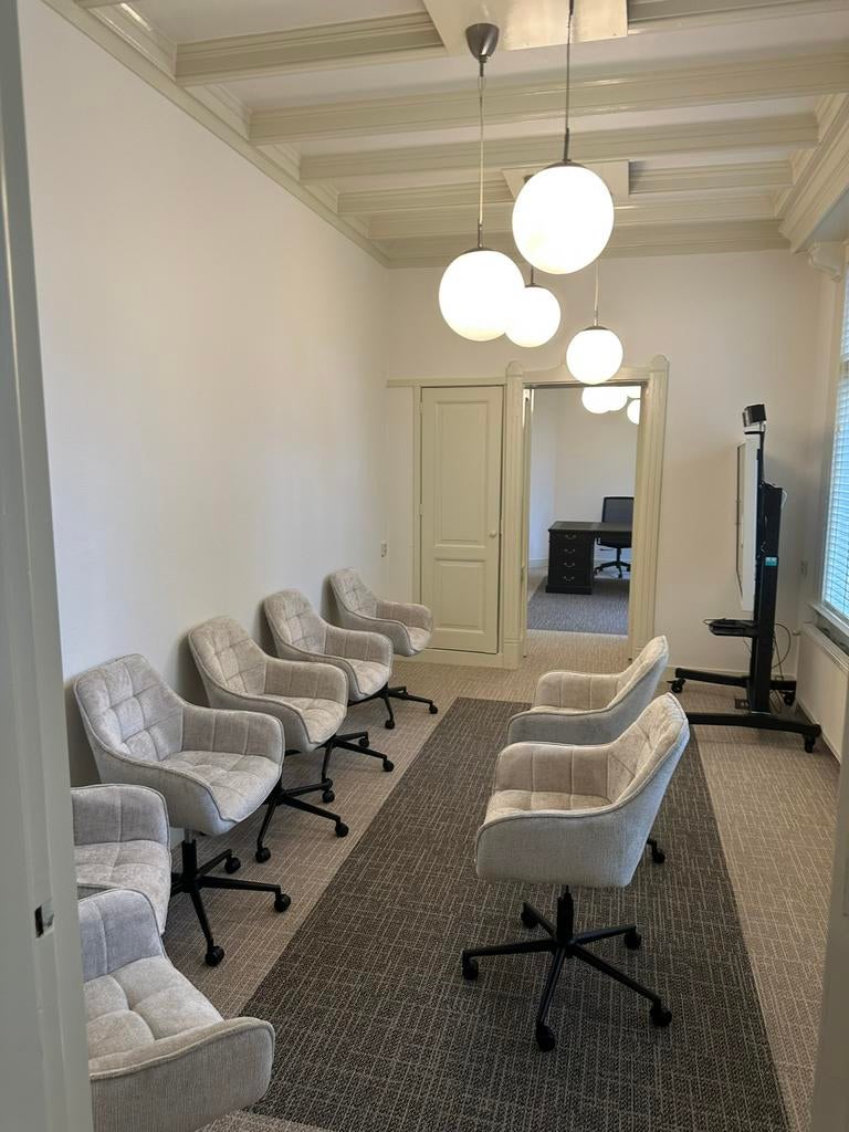 Nieuwe bureaustoelen (5 maanden oud ), Ophalen, Zo goed als nieuw