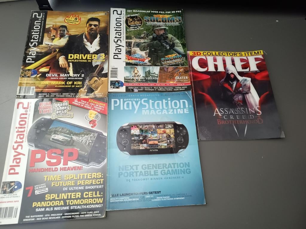 Playstation magazines x4 + 1 Chief 3D collector edition, Ophalen of Verzenden, Zo goed als nieuw, Overige typen