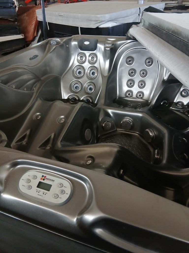 Jacuzzi livré gratuitement et garantie d'un an, Jardin & Terrasse, Enlèvement ou Envoi