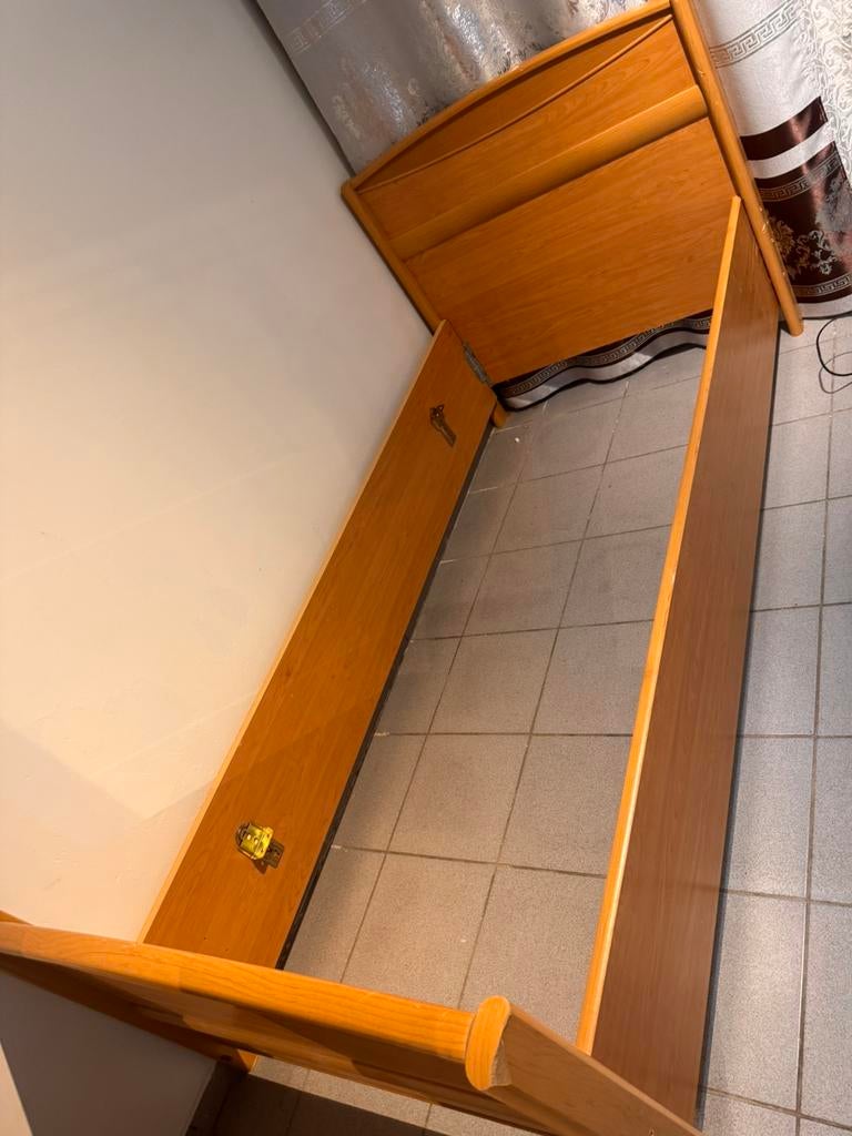 bed eenpersoonsbed met elektrische matras, Huis en Inrichting, Ophalen of Verzenden, Zo goed als nieuw