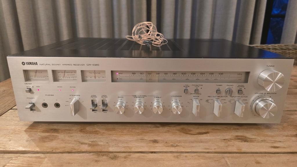 Amplificateur d'échantillonnage Yamaha CR-1020, Yamaha, 60 à 120 watts, Enlèvement, Stéréo