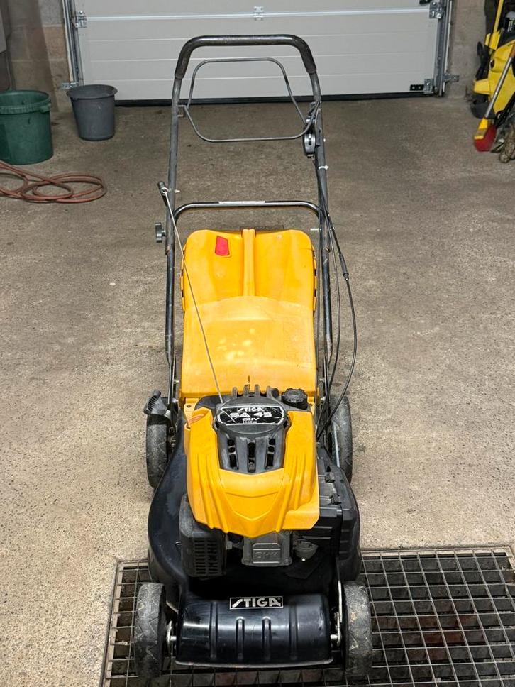 Stiga maaimachine, Tuin en Terras, Grasmaaiers, Zo goed als nieuw, Opvangbak, Ophalen