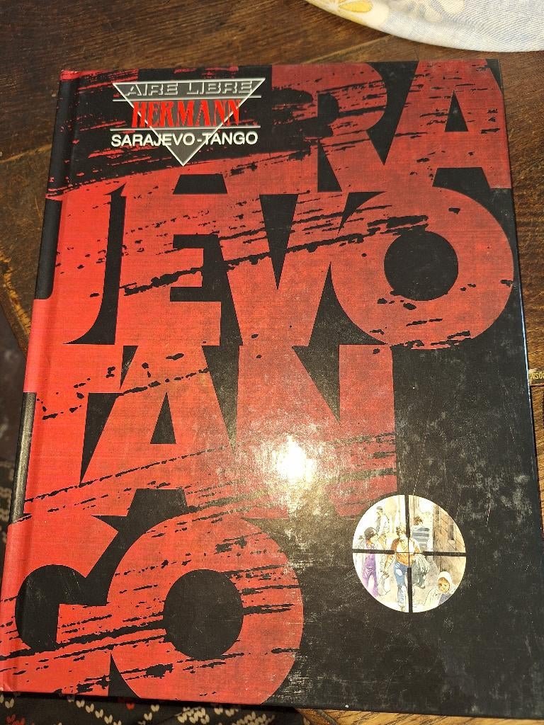 SARAJEVO-TANGO HERMANN AIRE LIBRE 1995, Livres, BD, Enlèvement ou Envoi, Une BD, Hermann., Utilisé