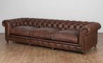 Nouveau canapé Chesterfield 4 places — capitonné brun foncé, Neuf, Chesterfield, Klassiek, Vintage, Landelijk, Upholstered, 100 à 125 cm
