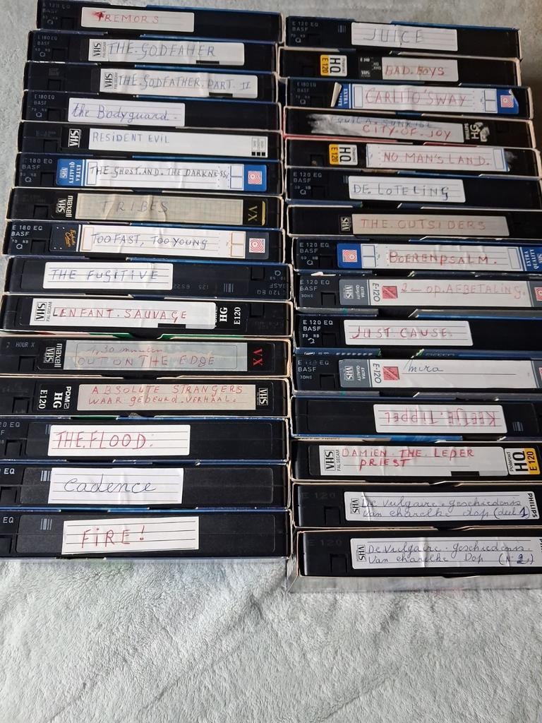 Vhs cassette films opgenomen genre misdaad 30 stuks, Ophalen