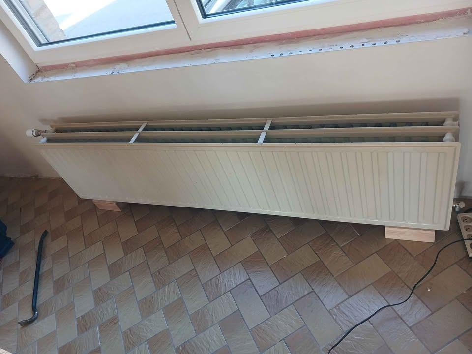 Radiateur type 33 - environs 3000w, Bricolage & Construction, 800 watts ou plus, Enlèvement, Utilisé, 150 cm ou plus