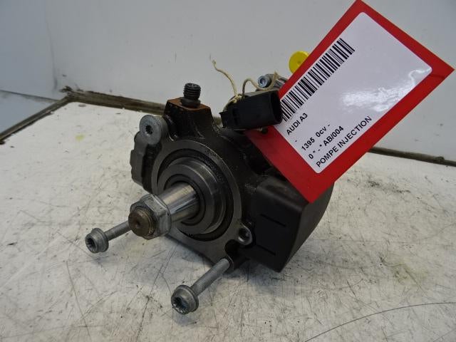 INSPUITPOMP Audi A3 Sportback (8PA) (03L130755AJ01), Auto-onderdelen, Overige Auto-onderdelen, Audi, Gebruikt