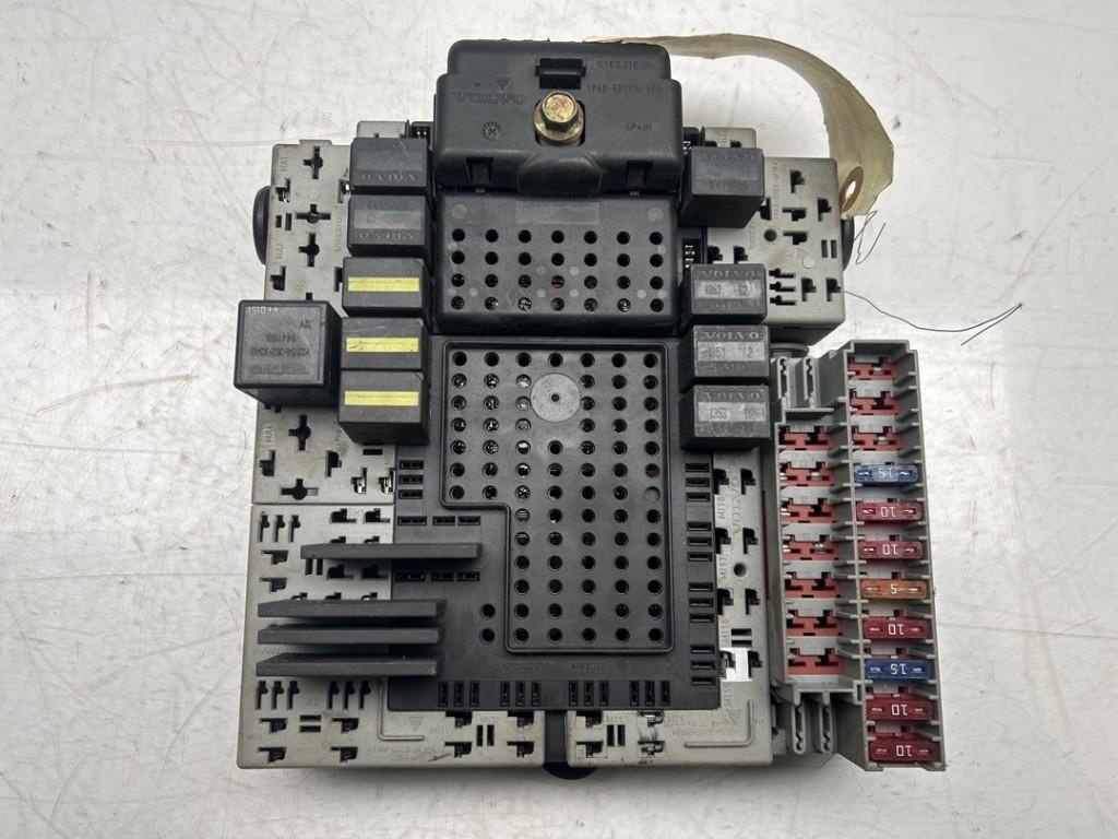 BOITIER FUSIBLES S80 (TR / TS) (|2041305|8688153|20W013|), Dhr. J. Ham, Administratie@autoham.nl, Nijkerkerstraat 27a 27a
3821 CD  AMERSFOORT, NL