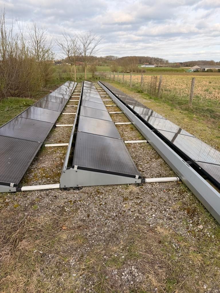 40 zonnepanelen + 2 omvormers, Ophalen, Zo goed als nieuw