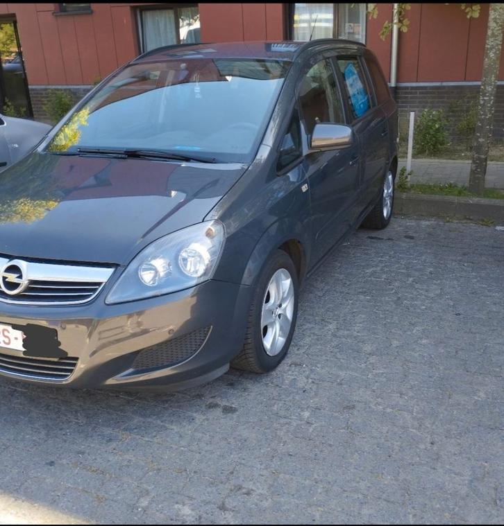 Opel zafira b familiale 7 place, Auto's, Opel, Particulier, Zafira, ABS, Airbags, Airconditioning, Automatische klimaatregeling