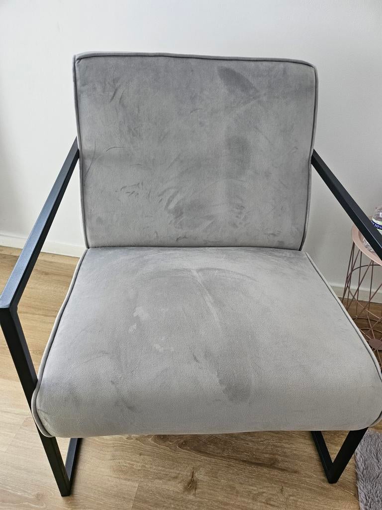 Fauteuil gris design pied métal noir comme neuf, Maison & Meubles, Chaises, Enlèvement, Comme neuf, Gris, Métal