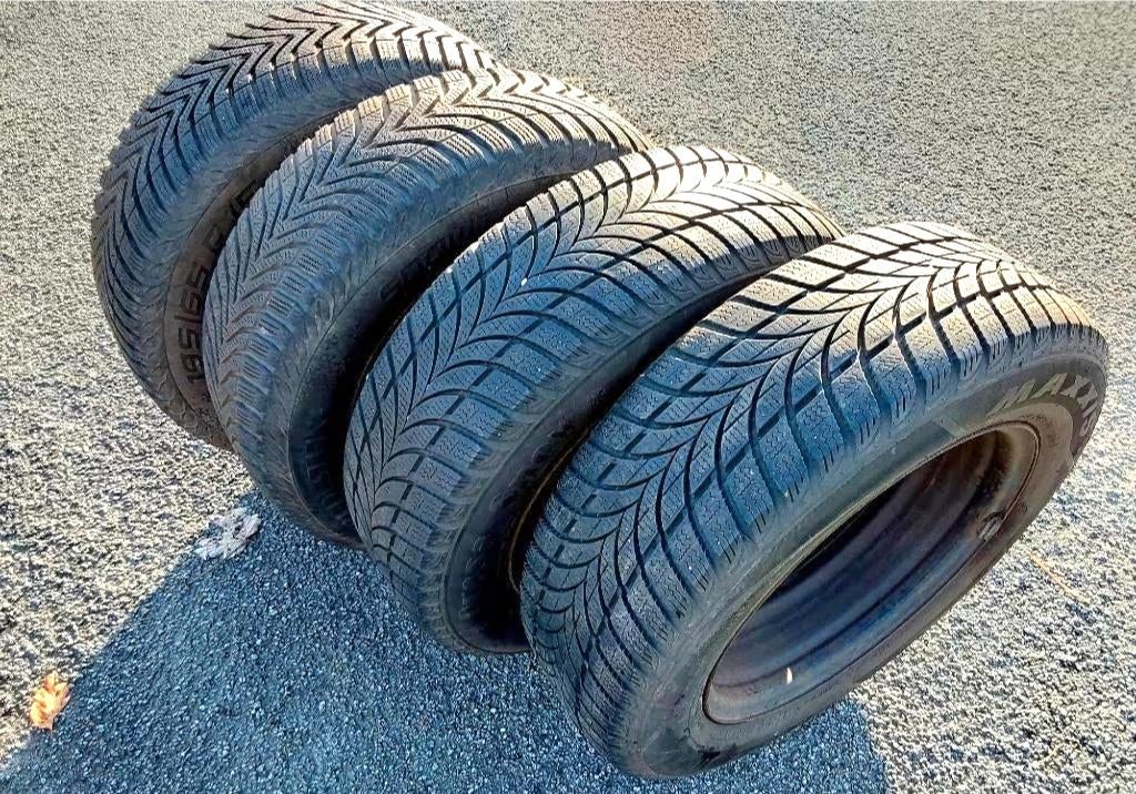 Très bons pneus hiver 195/65-15, jantes Mazda, Auto-onderdelen, Ophalen, Gebruikt, 15 inch, Banden en Velgen