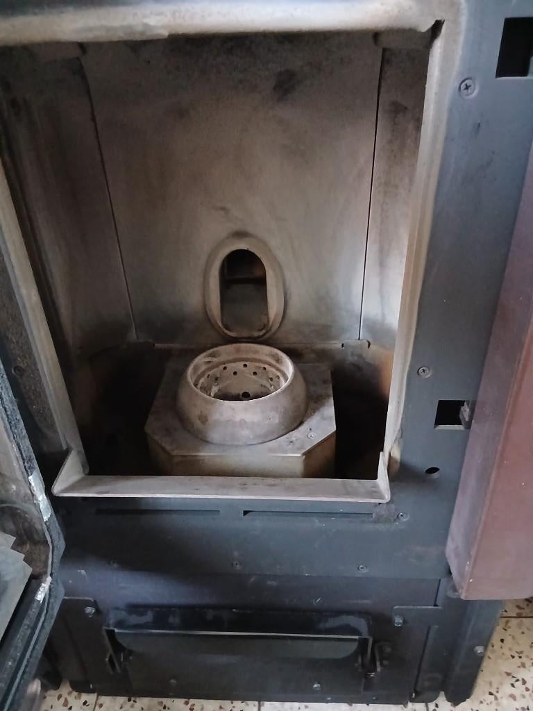 poêle à pellet, Maison & Meubles, Autres carburants, Comme neuf, Enlèvement, Poêle à granulés