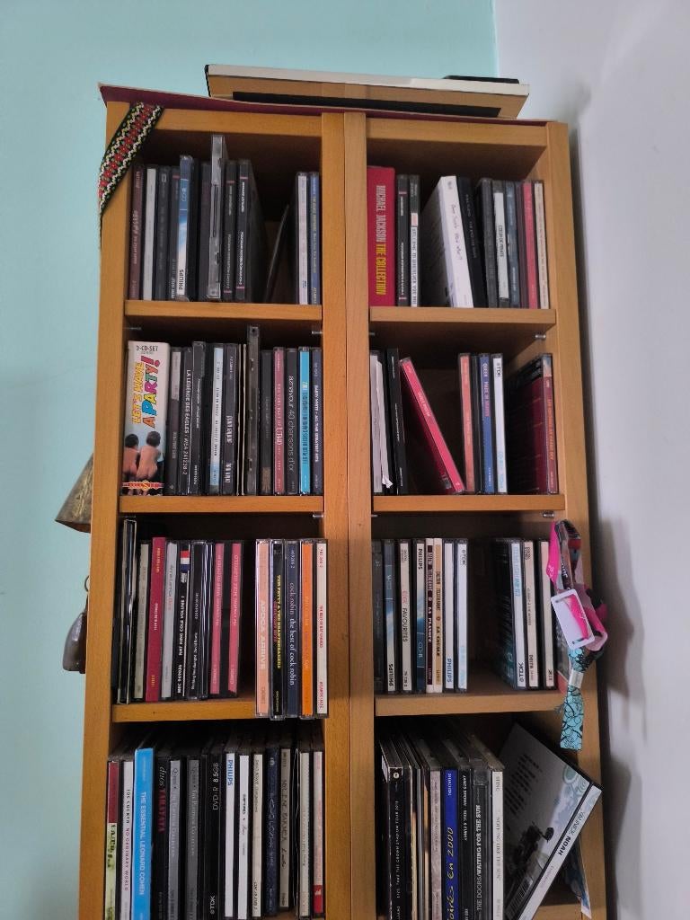 Colonnes porte cd's remplient, Enlèvement, Comme neuf