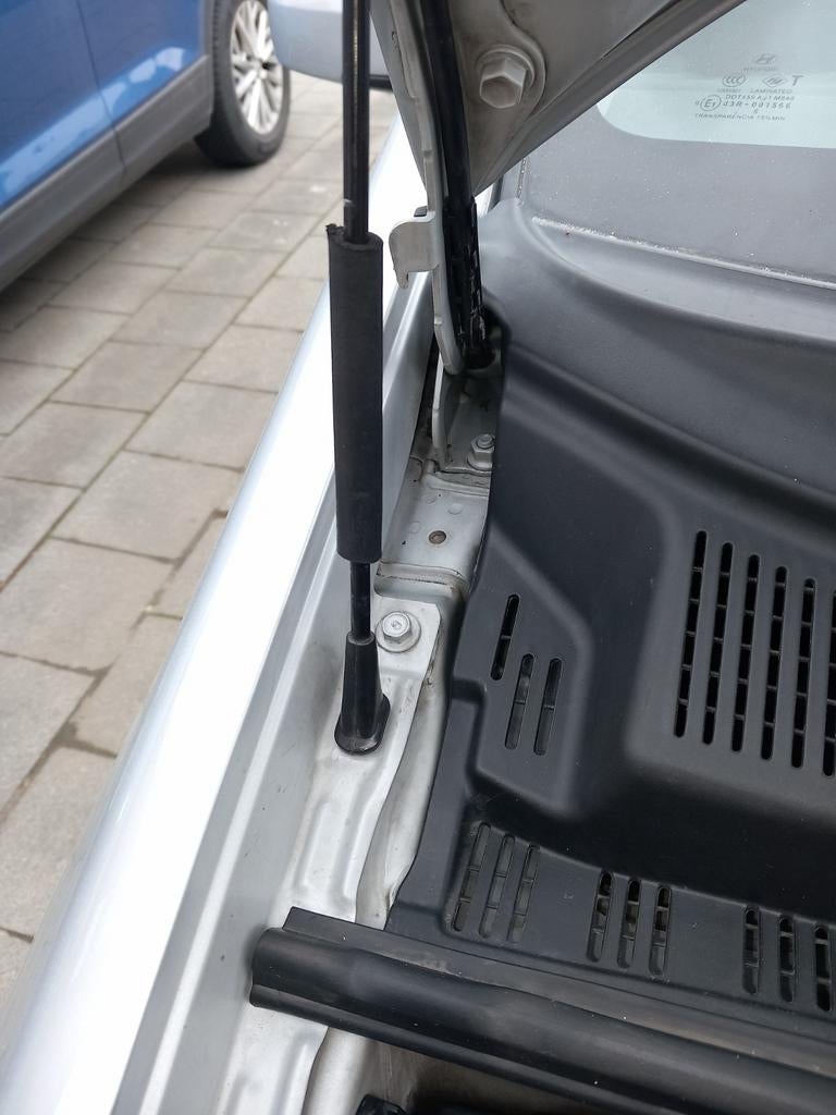 CHARNIERE CAPOT AVANT HYUNDAI GETZ 3P OU 5P 2006-2009, Autos : Pièces & Accessoires, Enlèvement, Hyundai, Révisé, Capot moteur