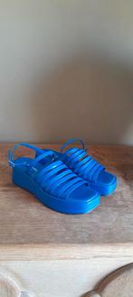 Felblauwe veganistische platformsandalen meerdere bandjes 41, Kleding | Dames, Ophalen of Verzenden